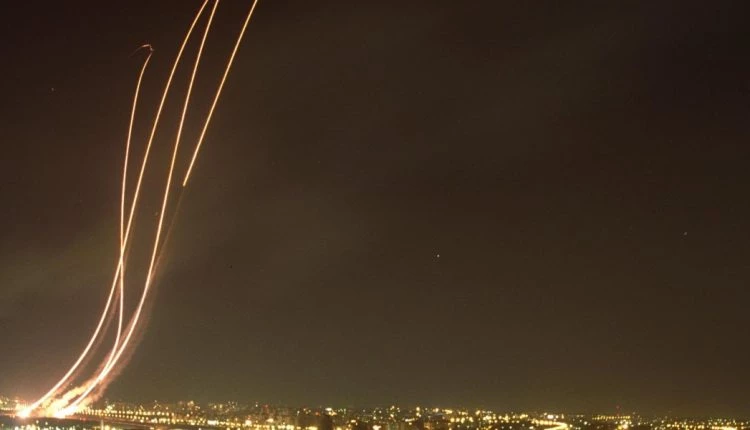 Σείεται το Ριάντ – Οι φιλοϊρανοί Χούθι εξαπέλυσαν βαλλιστικό πύραυλο – Πυρ κατά βούληση από Patriot